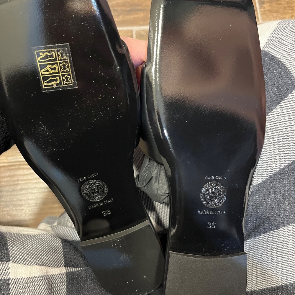 Versace - Picture 2 of 3